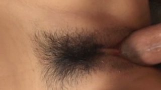 白裙美少女纯纯颜值很心动啊 扒掉衣服立马舔吸套弄揉搓 呻吟销魂分开美腿扶着鸡巴猛力进出啪啪噗嗤水印